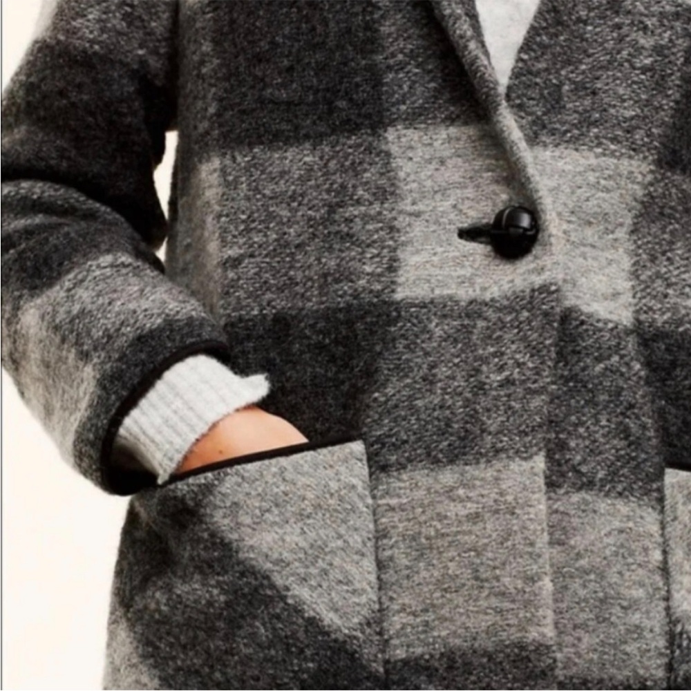 Aritzia Wilfred Free Off Duty Wool Jacket Gray Plaid flannel - Picture 4 of 9